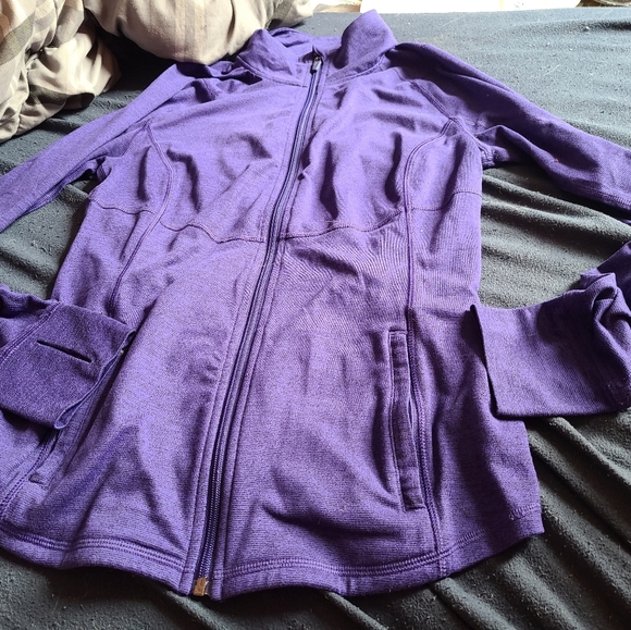 Active sweater - Picture 1 of 1